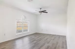 981 SW McElroy Ave, Port Saint Lucie, FL 34984 - Photo 11