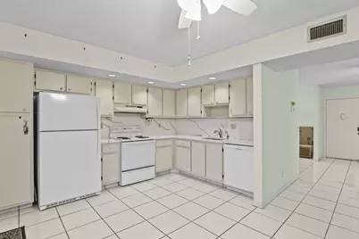 5280 Las Verdes Circle #219, Delray Beach, FL 33484 - Photo 17