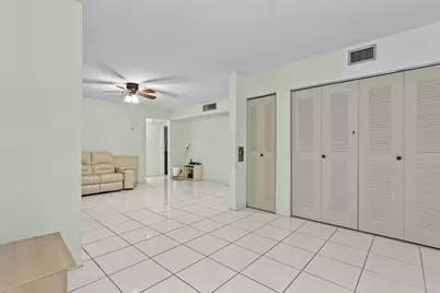 5280 Las Verdes Circle #219, Delray Beach, FL 33484 - Photo 9