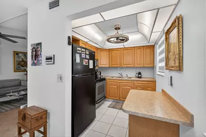 144 Dorchester G, West Palm Beach, FL 33417 - Photo 5