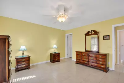 676 Laconia Circle #B, Lake Worth, FL 33467 - Photo 9