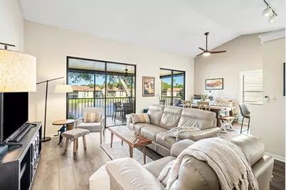 10423 S Circle Lake Drive #202, Boynton Beach, FL 33437 - Photo 5