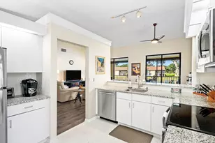 10423 S Circle Lake Dr, Boynton Beach, FL 33437 - Photo 13