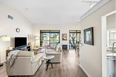 10423 S Circle Lake Drive #202, Boynton Beach, FL 33437 - Photo 3