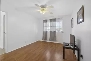 2833 Crosley Dr W, West Palm Beach, FL 33415 - Photo 19