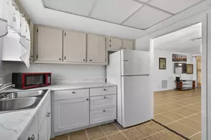 2833 Crosley Dr W, West Palm Beach, FL 33415 - Photo 15