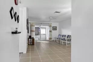 2833 Crosley Dr W, West Palm Beach, FL 33415 - Photo 5