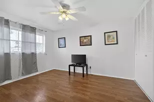 2833 Crosley Dr W, West Palm Beach, FL 33415 - Photo 17