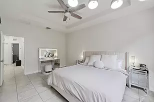 10441 W 32nd Ln, Hialeah, FL 33018 - Photo 9