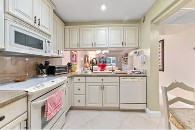 1202 Bahama Bend #J2, Pompano Beach, FL 33066 - Photo 3