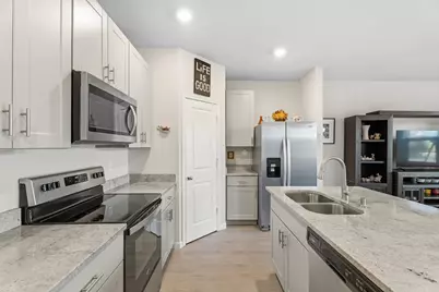 3931 SE Mentmore Lane, Stuart, FL 34997 - Photo 9