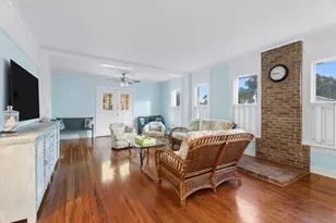 109 Riverview Dr, Jensen Beach, FL 34957 - Photo 1