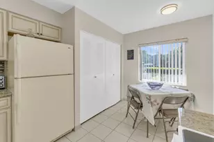 7301 Amberly Ln, Delray Beach, FL 33446 - Photo 9