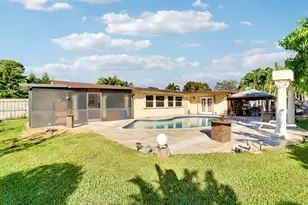 10868 Larch Ct, Palm Beach Gardens, FL 33418 - Photo 15