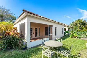 2100 Bonisle Cir, Riviera Beach, FL 33418 - Photo 21