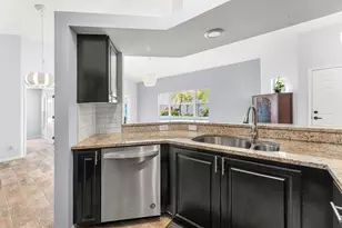 2100 Bonisle Cir, Riviera Beach, FL 33418 - Photo 9