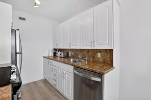 4051 Guildford C, Boca Raton, FL 33434 - Photo 5