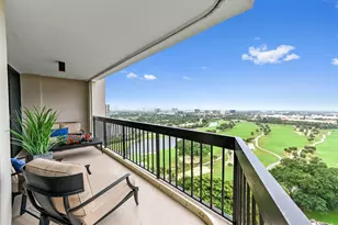 2425 Presidential Way, West Palm Beach, FL 33401 - Photo 1