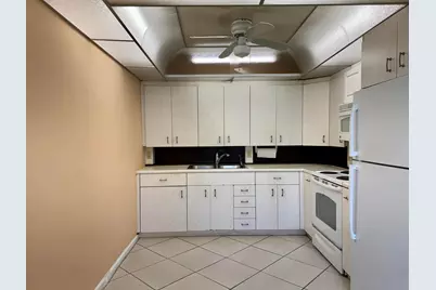 4053 Hythe C, Boca Raton, FL 33434 - Photo 5