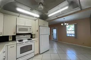 4053 Hythe C, Boca Raton, FL 33434 - Photo 11