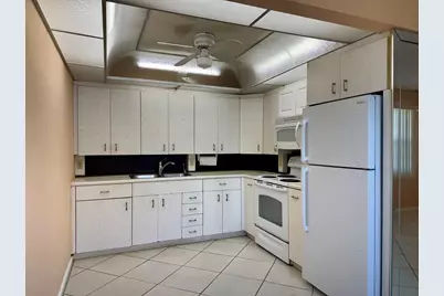 4053 Hythe C, Boca Raton, FL 33434 - Photo 9