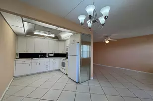 4053 Hythe C, Boca Raton, FL 33434 - Photo 7