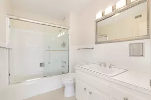 389 S Lake Dr, Palm Beach, FL 33480 - Photo 13