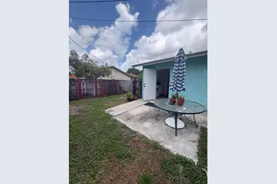 3910 Holden Lane, Lake Worth, FL 33461 - Photo 11