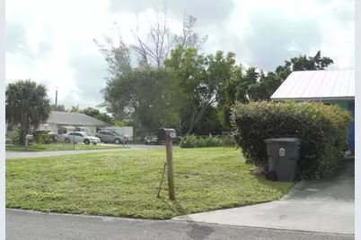 3910 Holden Lane, Lake Worth, FL 33461 - Photo 3