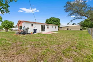 908 SE Hall St, Stuart, FL 34994 - Photo 23