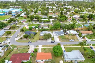 908 SE Hall St, Stuart, FL 34994 - Photo 25