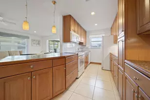 275 High Point Ct, Boynton Beach, FL 33435 - Photo 9