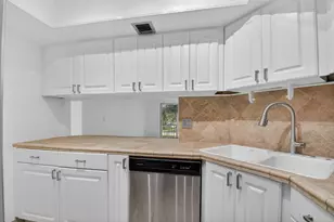 290 W Palmetto Park Rd, Boca Raton, FL 33432 - Photo 11