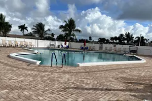 2980 Crosley Dr E, West Palm Beach, FL 33415 - Photo 9