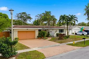 1811 NW 119th Ave, Pembroke Pines, FL 33026 - Photo 3