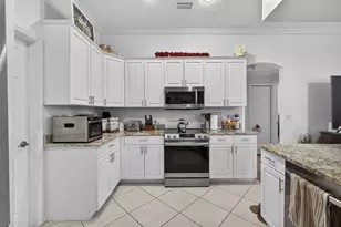 146 Fernwood Crescent, Royal Palm Beach, FL 33411 - Photo 9