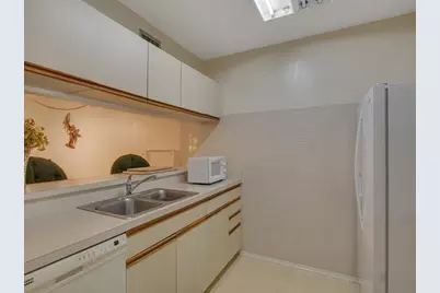 27 Plantation Drive #202, Vero Beach, FL 32966 - Photo 5