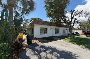 82 Lariat Cir, Boca Raton, FL 33487 - Photo 1