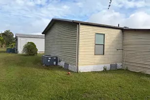202 Travis Cay Pl, Fort Pierce, FL 34982 - Photo 3