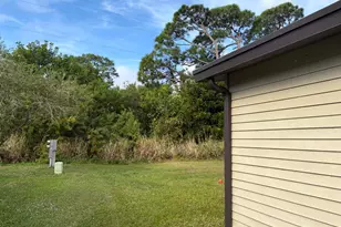 202 Travis Cay Pl, Fort Pierce, FL 34982 - Photo 5