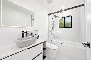 7523 Pine Tree Ln, West Palm Beach, FL 33406 - Photo 23