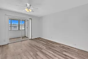 365 Flanders, Delray Beach, FL 33484 - Photo 23