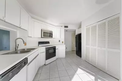 7507 La Paz Boulevard #N101, Boca Raton, FL 33433 - Photo 9