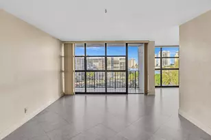 600 Parkview Dr, Hallandale Beach, FL 33009 - Photo 13