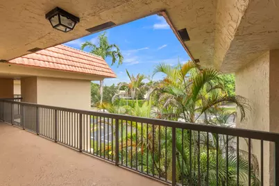 200 Jacaranda Country Club Dr #3c, Plantation, FL 33324 - Photo 3