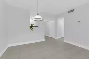 200 Jacaranda Country Club Dr, Plantation, FL 33324 - Photo 7