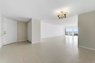 801 Lake Shore Dr, West Palm Beach, FL 33403 - Photo 3