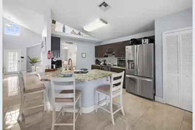 126 Hammocks Court, Greenacres, FL 33413 - Photo 5