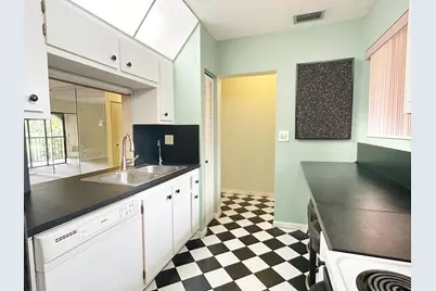 924 SW 9th Street Circle #206, Boca Raton, FL 33486 - Photo 15