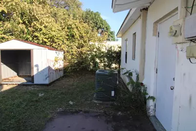 346 W 15th Street, Riviera Beach, FL 33404 - Photo 21